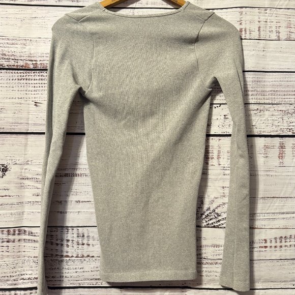🎉😀CLEARANCE SALE!!!😀INTIMATELY FREE PEOPLE Gray Lace Up Seamless Layering Top - Picture 3 of 6